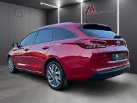 Gebraucht Hyundai i30 Passion Plus 140 PS (102 kW) 2018 Rot Limousine