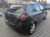 Gebraucht Kia Ceed 126 PS (92 kW) 2009 Grau Kleinwagen