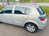 Gebraucht Opel Astra 105 PS (77 kW) 2008 Silber Limousine