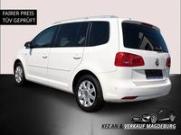 Gebraucht VW Touran Cup 105 PS (77 kW) 2015 Weiß Van / Kleinbus