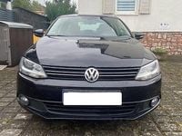 Second-hand VW Jetta 105 CP (77 kW) 2011 Negru Berlinǎ