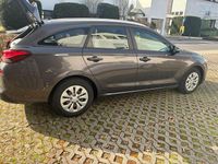 Gebraucht Hyundai i30 115 PS (84 kW) 2018 Grau Kombi