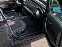 Gebraucht BMW 116 122 PS (89 kW) 2007 Schwarz Kleinwagen