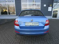 Gebraucht Skoda Octavia Elegance 105 PS (77 kW) 2013 Blau Limousine