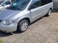Usado Chrysler Voyager 150 CV (110 kW) 2005 Plateado Monovolumen