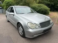 Gebraucht Mercedes C220 Elegance 143 PS (105 kW) 2003 Silber Limousine