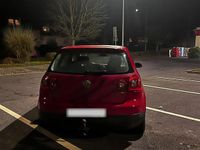 Gebraucht VW Golf V 105 PS (77 kW) 2004 Rot Kleinwagen