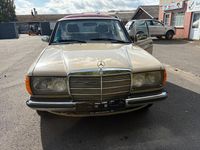 Gebraucht Mercedes E230 136 PS (100 kW) 1983 Gelb Limousine