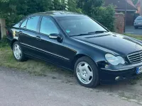 Gebraucht Mercedes C220 Avantgarde 150 PS (110 kW) 2005 Schwarz Limousine