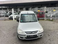Gebraucht Opel Combo Edition 97 PS (71 kW) 2006 Silber Van / Kleinbus