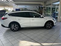 Gebraucht Ford Focus Active 155 PS (114 kW) 2023 Frostweiß Kombi