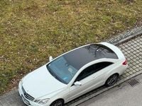 Gebraucht Mercedes E250 207 PS (152 kW) 2009 Weiß Coupé