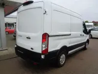 Gebraucht Ford Transit 131 PS (96 kW) 2022 Weiß Van / Kleinbus