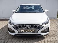 Gebraucht Hyundai i30 Trend 120 PS (88 kW) 2022 Weiss / atlas white Limousine
