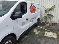 Gebraucht Renault Trafic Basis 90 PS (66 kW) 2015 Weiß Van / Kleinbus