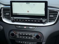 Neu Kia Ceed Spirit 140 PS (102 kW) 2025 Grau Kleinwagen