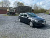 Second-hand Opel Astra 90 CP (66 kW) 2009 Negru Berlinǎ