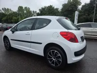 Gebraucht Peugeot 207 Urban Move 73 PS (53 kW) 2009 Blanc banquise Kleinwagen