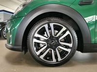 Gebraucht Mini ONE Classic 102 PS (75 kW) 2022 Gruen Kleinwagen