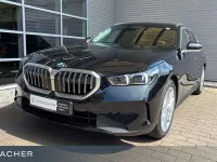 Gebraucht BMW 520 Comfort Edition 197 PS (144 kW) 2025 Saphirschwarz metallic Kombi