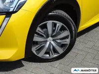 Gebraucht Peugeot e-208 Active 100 kW (136 PS) 2022 Gelb Kleinwagen