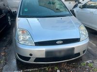 Gebraucht Ford Fiesta 69 PS (50 kW) 2005 Silber Kleinwagen