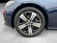 Gebraucht Mercedes C300 258 PS (189 kW) 2022 Blau Limousine