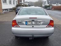 Gebraucht Ford Focus Ghia 116 PS (85 kW) 2000 Silber Limousine