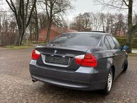 Gebraucht BMW 320 150 PS (110 kW) 2005 Grau Limousine