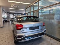 Gebraucht Audi Q2 Comfort 110 PS (80 kW) 2023 Florettsilbermet. (metallic) SUV