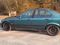 Gebraucht BMW 316 102 PS (75 kW) 1997 Grün Limousine