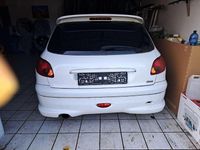 Gebraucht Peugeot 206 Tendance 75 PS (55 kW) 2008 Limousine