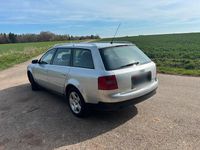 Usado Audi A6 150 HP (110 kW) 2001 Prateado Carrinha