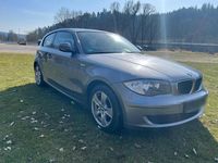 Gebraucht BMW 116 115 PS (84 kW) 2011 Grau Kleinwagen