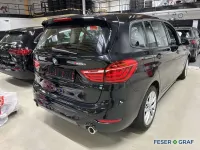Używany BMW 220 Advantage 190 KM (139 kW) 2022 Czarny Minivan