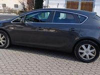 Gebraucht Opel Astra 147 PS (108 kW) 2014 Grau Limousine
