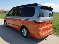 Neu VW California Highline 150 PS (110 kW) 2025 Monosilber metallic / energeticorange metallic dach schwarz Van
