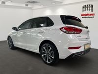 gebraucht Hyundai i30 Trend HYBRID NAVI KLIMAAUT SITZHZG TEMPOMAT