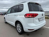 Gebraucht VW Touran 150 PS (110 kW) 2022 Weiß Van / Kleinbus