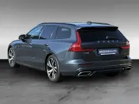 Gebraucht Volvo V60 R-Design 150 PS (110 kW) 2019 Denim blue (metallic) Kombi