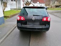 Second-hand VW Passat 140 CP (102 kW) 2010 Negru Break