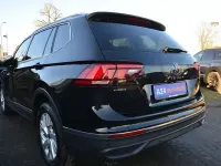 Gebraucht VW Tiguan Allspace Pro 150 PS (110 kW) 2024 Deep black perleffekt (metallic) SUV