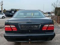 Gebraucht Mercedes E200 Classic 163 PS (119 kW) 2001 Schwarz Limousine