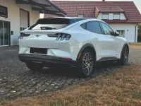 Gebraucht Ford Mustang Mach-E Extended Range 216 kW (294 PS) 2022 Weiß SUV