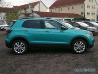 Gebraucht VW T-Cross Move 110 PS (80 kW) 2023 Makena türkis SUV