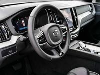 Gebraucht Volvo XC60 Plus 250 PS (183 kW) 2023 Weiß SUV