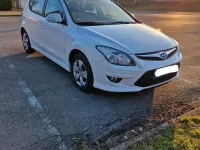 Gebraucht Hyundai i30 109 PS (80 kW) 2011 Weiß Kleinwagen