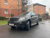 Gebraucht Mercedes ML320 224 PS (164 kW) 2005 Schwarz SUV