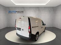 Second-hand VW Caddy 114 CP (83 kW) 2024 Alb Monovolum