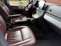 Second-hand VW T5 Highline 179 CP (131 kW) 2012 Negru Van